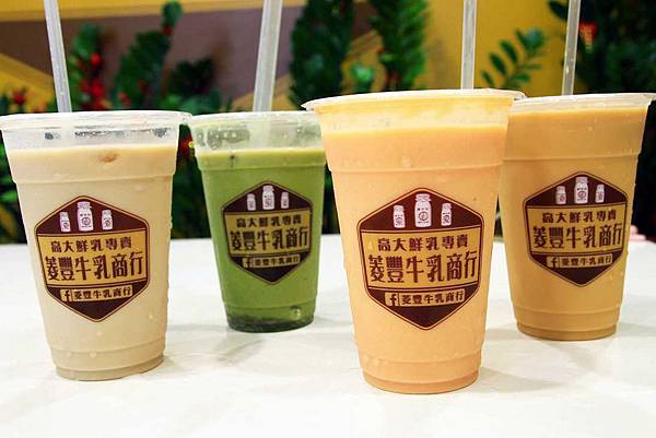 【桃園美食】菱豐牛乳商行-高大鮮奶特調的飲料店