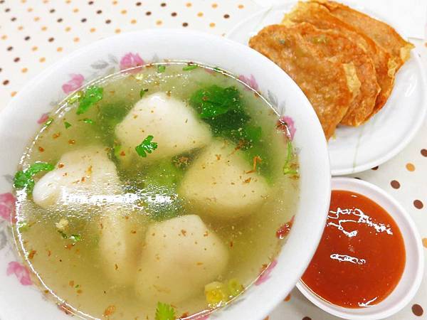 【新莊美食】古早味鹹湯圓-老舊夜市裡的60年老店