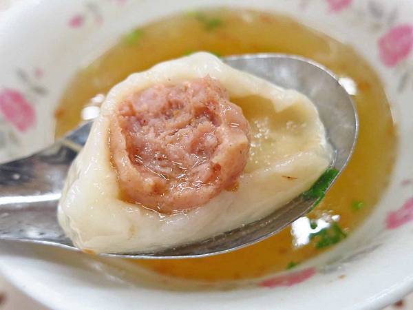 【新莊美食】古早味鹹湯圓-老舊夜市裡的60年老店