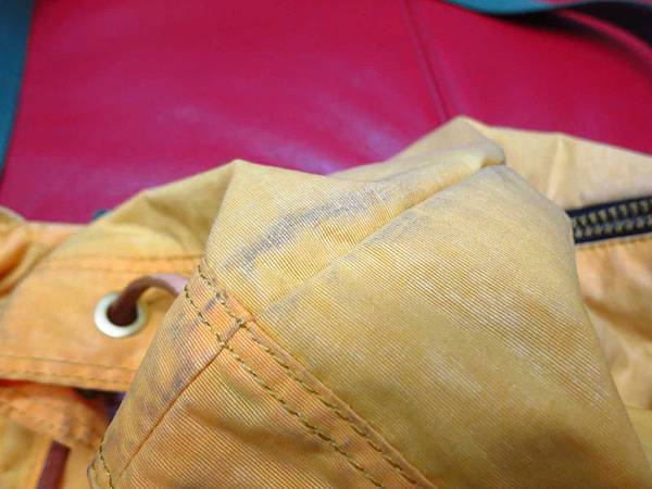 WaWa專業洗鞋洗包洗帽店-讓你的包包煥然一新，有如剛買一樣漂亮-免費到府收送