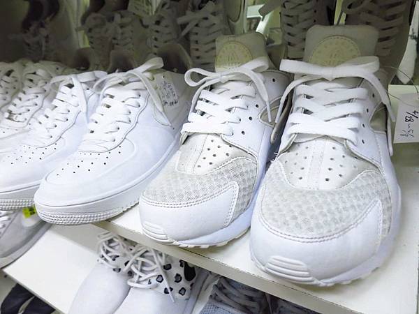 WaWa專業洗鞋洗包洗帽店-讓你的包包煥然一新，有如剛買一樣漂亮-免費到府收送