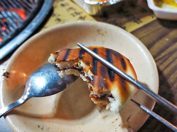 【韓國美食】貝殼倉庫조개창고-活生生比手還要大的海鮮吃到飽