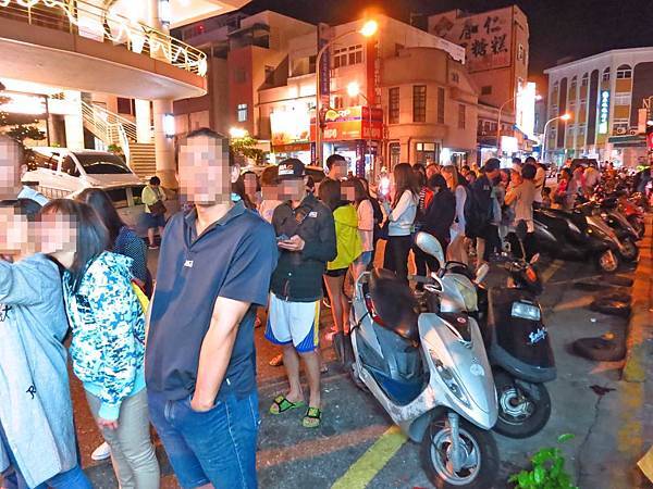 【澎湖美食】玉冠嫩仙草-超級無敵可怕的排隊冰店