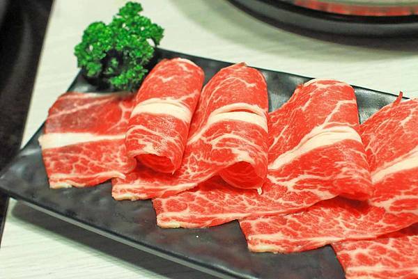 【蘆洲餐廳】恩家寶精緻鍋物-巨無霸加拿大直送龍蝦與創意冰火鍋