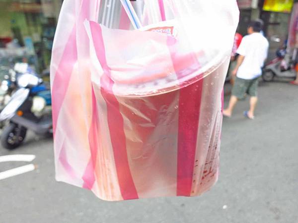 【台北美食】紅茶屋生活飲品-超便宜又好喝的紅茶與花生冰沙