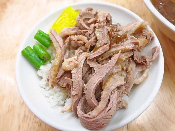 【板橋美食】斗六當歸鴨-30元也能吃到超多鴨肉的鴨肉飯