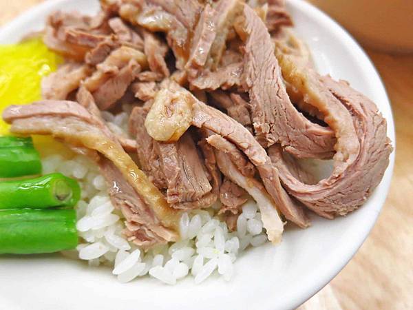 【板橋美食】斗六當歸鴨-30元也能吃到超多鴨肉的鴨肉飯