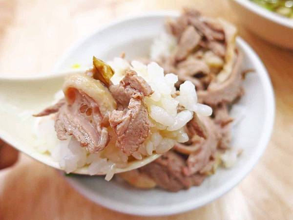 【板橋美食】斗六當歸鴨-30元也能吃到超多鴨肉的鴨肉飯