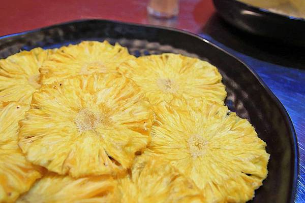 【蘆洲美食】古早味旺來冰店-用整顆鳳梨製作的超豪華鳳梨冰