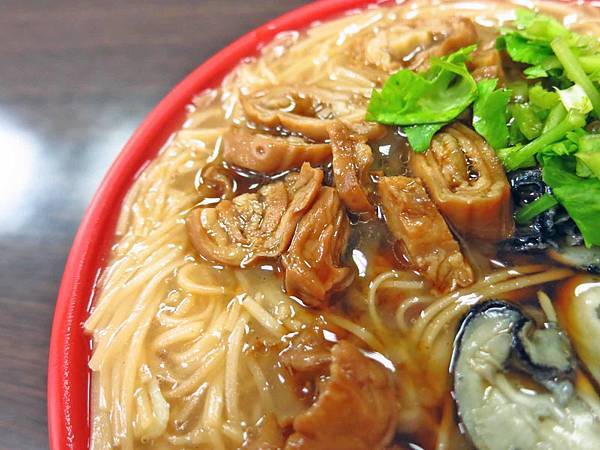 【桃園美食】極鱻腸蚵專業麵線-古早味鹹香鹹香的特殊湯頭麵線