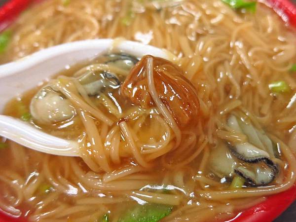 【桃園美食】極鱻腸蚵專業麵線-古早味鹹香鹹香的特殊湯頭麵線