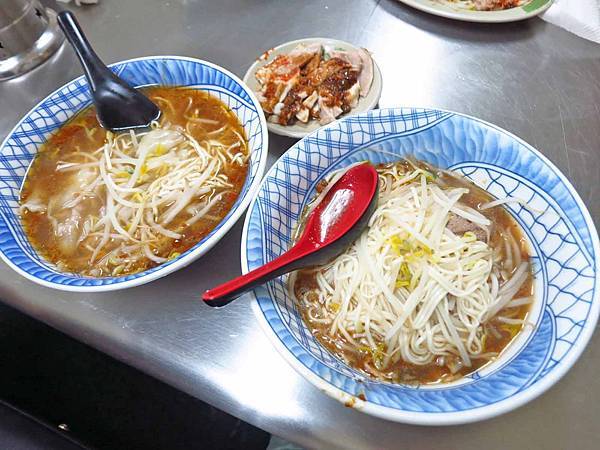 【新竹美食】黃媽媽豆瓣麵-搬家過後人潮不減的豆瓣醬麵 【新竹美食】黃媽媽豆瓣麵-搬家過後人潮不減的豆瓣醬麵