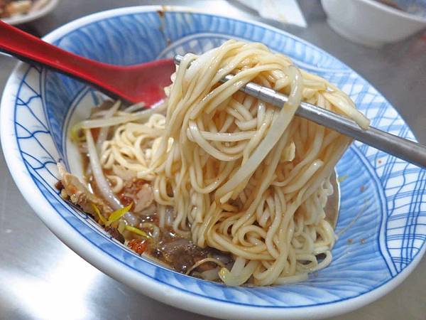 【新竹美食】黃媽媽豆瓣麵-搬家過後人潮不減的豆瓣醬麵