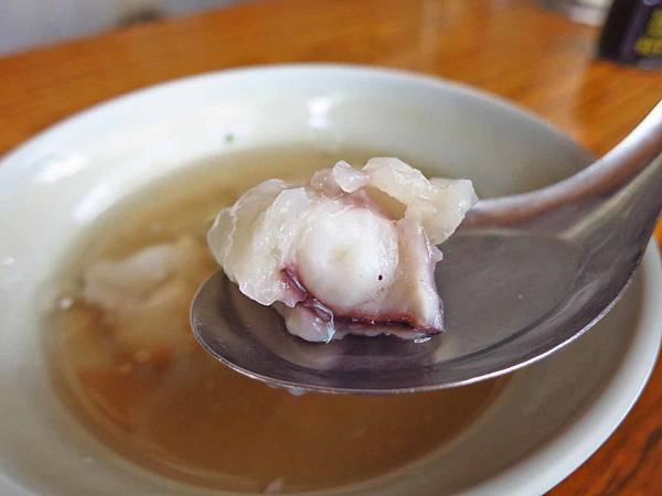 【台北美食】雙連花枝羹-整塊花枝做成的花枝羹