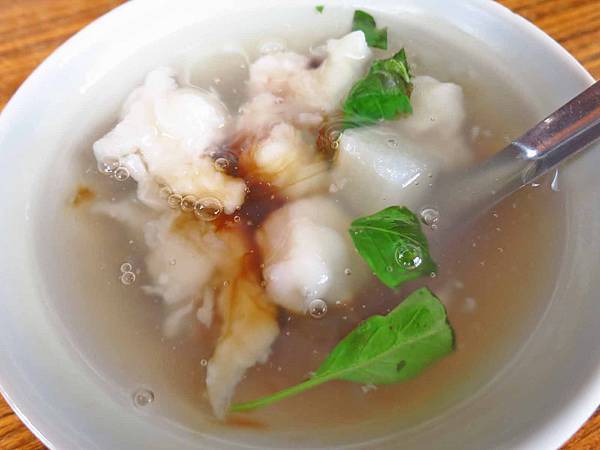 【台北美食】雙連花枝羹-整塊花枝做成的花枝羹 【台北美食】雙連花枝羹-整塊花枝做成的花枝羹