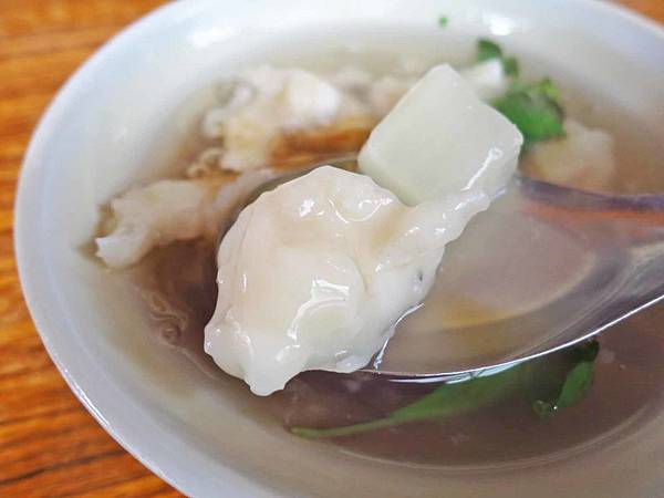 【台北美食】雙連花枝羹-整塊花枝做成的花枝羹