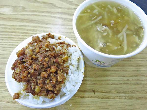 【台北美食】滿庭香魯肉飯-台北老字號魯肉飯店