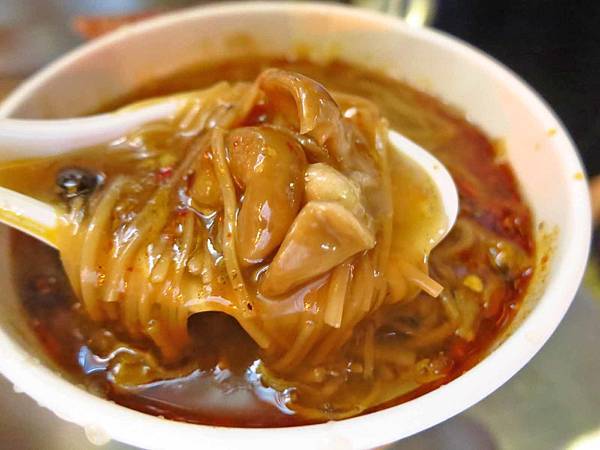 【板橋美食】阿國甜不辣麻辣麵線-板橋在地人最受歡迎的宵夜美食