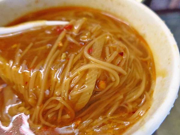 【板橋美食】阿國甜不辣麻辣麵線-板橋在地人最受歡迎的宵夜美食