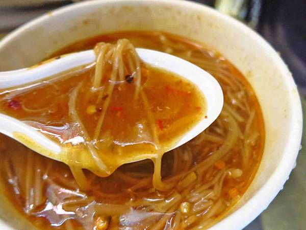 【板橋美食】阿國甜不辣麻辣麵線-板橋在地人最受歡迎的宵夜美食