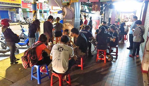 【板橋美食】阿國甜不辣麻辣麵線-板橋在地人最受歡迎的宵夜美食 【板橋美食】阿國甜不辣麻辣麵線-板橋在地人最受歡迎的宵夜美食