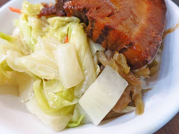 【台北美食】焢大王-入口即化軟綿綿的焢肉飯