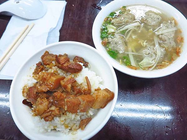 【板橋美食】巧園雞肉飯-使用肉塊做成的魯肉飯