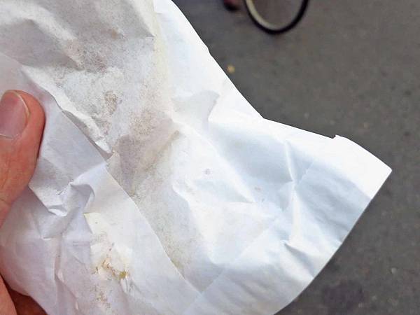 【台北美食】大龍街炸蛋餅-帶有九層塔香的手工蛋餅