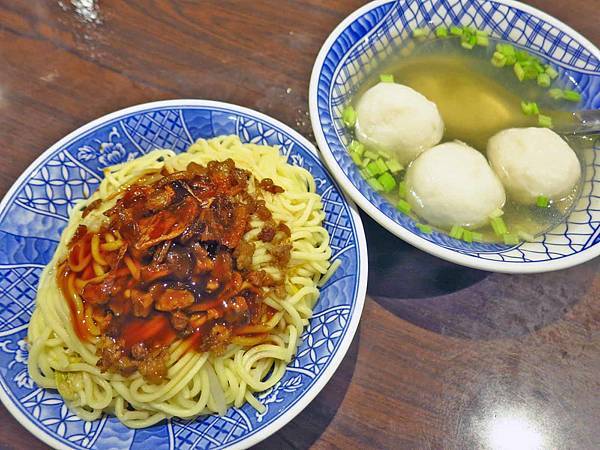 【台北美食】雅方福州魚丸店-市場裡的超人氣美食