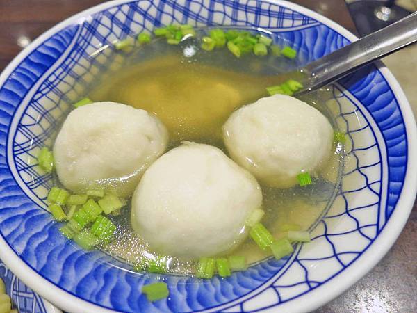 【台北美食】雅方福州魚丸店-市場裡的超人氣美食