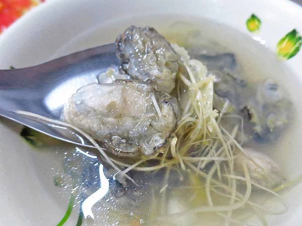 【三重美食】蚵四海小吃(原蚵仔煎大王)-在地人從小吃到大的蚵仔煎