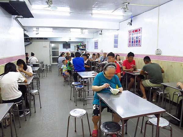 【三重美食】蚵四海小吃(原蚵仔煎大王)-在地人從小吃到大的蚵仔煎