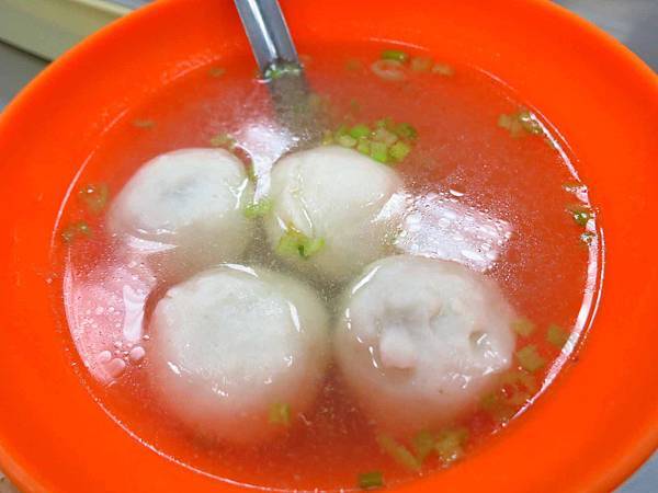 【台北美食】大龍峒魚丸-會爆湯汁的手工魚丸