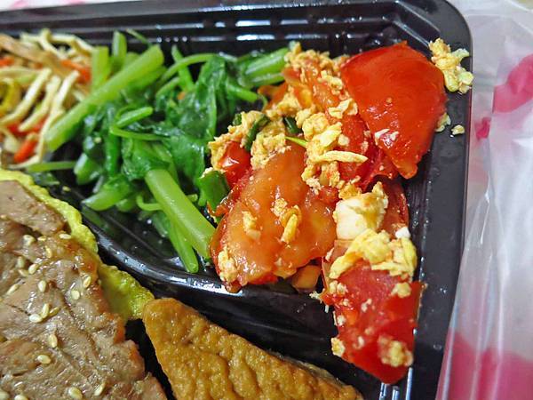 【新莊美食】昌隆街燒肉飯-55元的超便宜燒肉飯