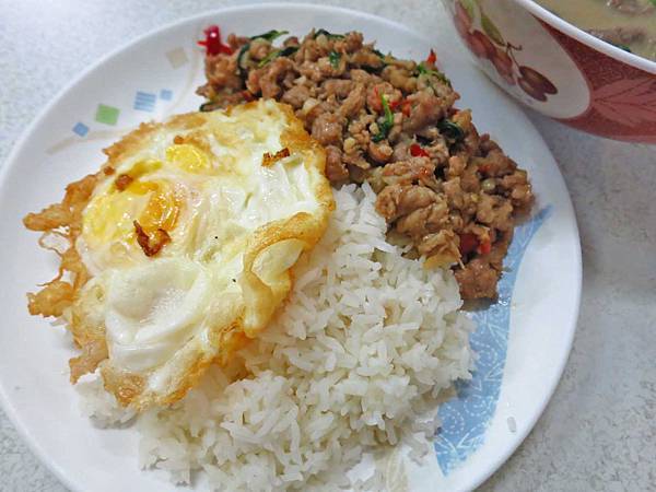 【新莊餐廳】化成路泰式料理-隱藏版泰國料理店，超大份量