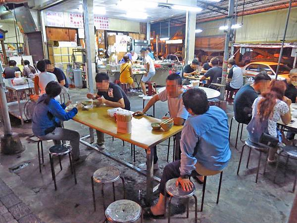 【台南美食】國榮肉燥飯-ＣＰ值爆表！15元肉燥飯30元魚肉湯