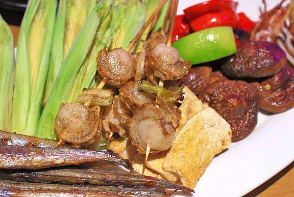 【台北餐廳】皇上吉饗極品唐風燒肉吃到飽-夜店風格般的厚切原肉吃到飽