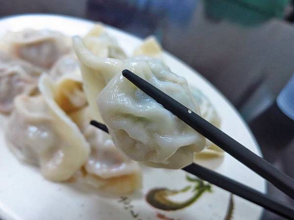 【蘆洲美食】畢家精緻山東水餃-超過十種不同口味的爆漿水餃