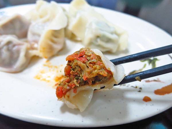 【蘆洲美食】畢家精緻山東水餃-超過十種不同口味的爆漿水餃