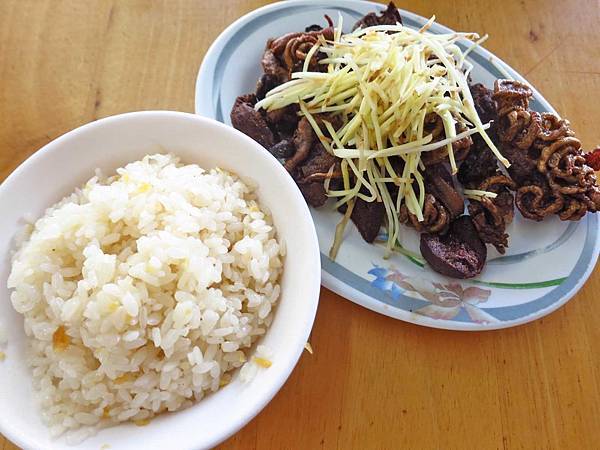 【台南美食】阿興虱目魚-只有在這才能吃到的美味蒜香飯 【台南美食】阿興虱目魚-只有在這才能吃到的美味蒜香飯