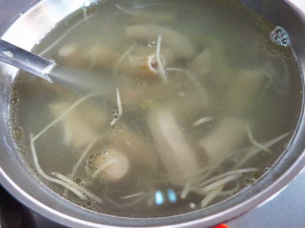 【新莊美食】福壽街無名米苔目-湯頭鮮甜不顯眼的小吃店