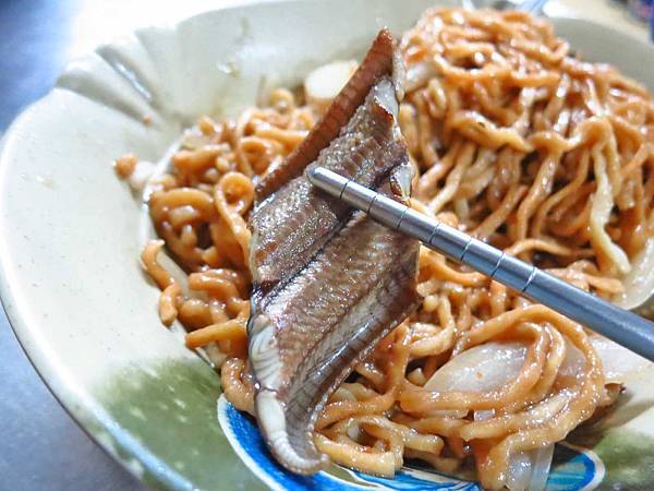 【台南美食】德興鱔魚意麵-酸酸甜甜好吃的鱔魚意麵