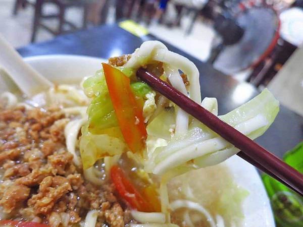 【台北美食】龍記搶鍋麵-巷弄裡的超人氣麵店