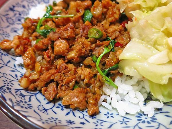 【桃園餐廳】徊香美食小館-吃了會令人回味的打拋豬飯 【桃園餐廳】徊香美食小館-吃了會令人回味的打拋豬飯