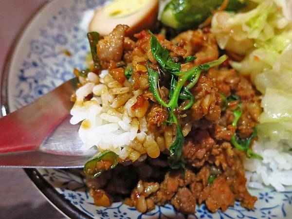 【桃園餐廳】徊香美食小館-吃了會令人回味的打拋豬飯