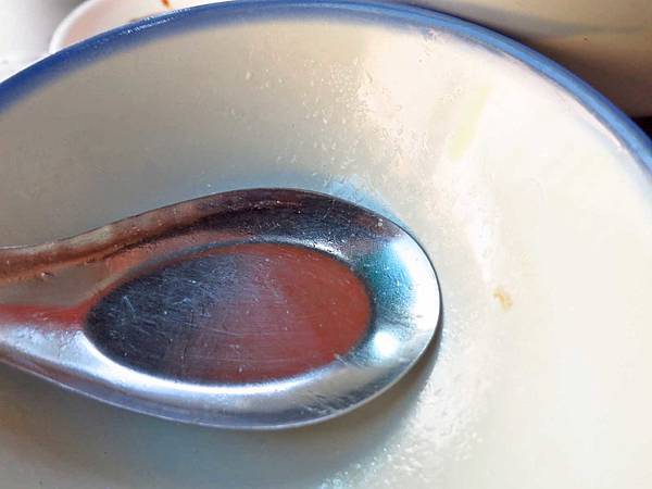 【台北美食】原汁排骨湯,高麗菜飯-延三夜市裡簡單而美味的高麗菜飯