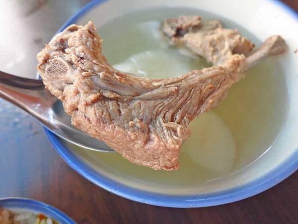 【台北美食】原汁排骨湯,高麗菜飯-延三夜市裡簡單而美味的高麗菜飯