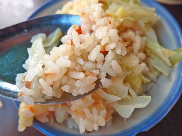 【台北美食】原汁排骨湯,高麗菜飯-延三夜市裡簡單而美味的高麗菜飯
