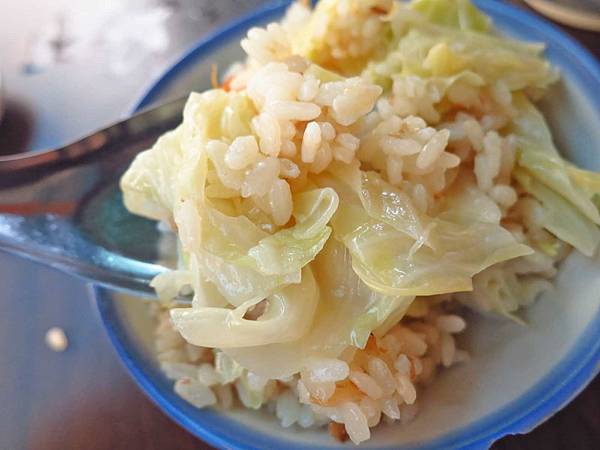 【台北美食】原汁排骨湯,高麗菜飯-延三夜市裡簡單而美味的高麗菜飯