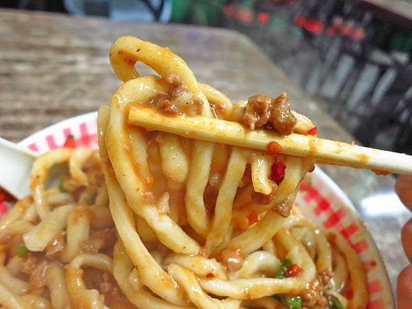 【台北美食】元之寶拉麵-隱藏在西門町巷弄裡的美食小吃